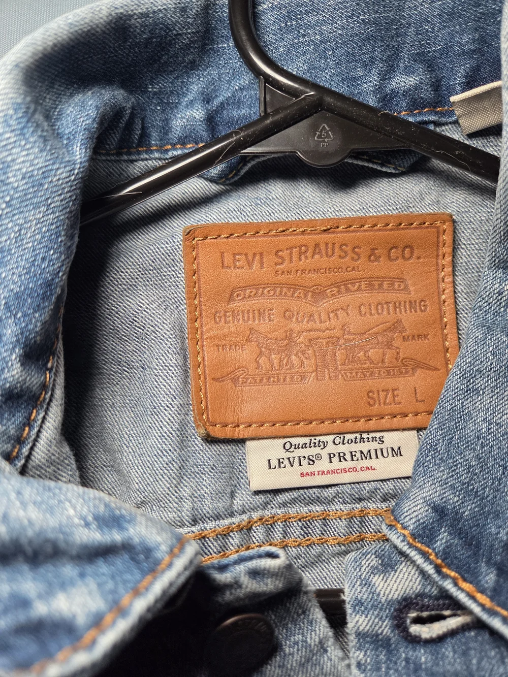 Levi's Light Blue Denim Trucker Jacket - Picture 7 of 10